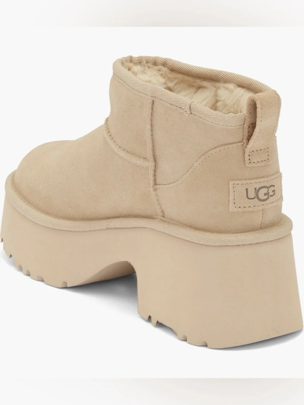 NIB UGG Classic Ultra Mini New Heights Platform Boot